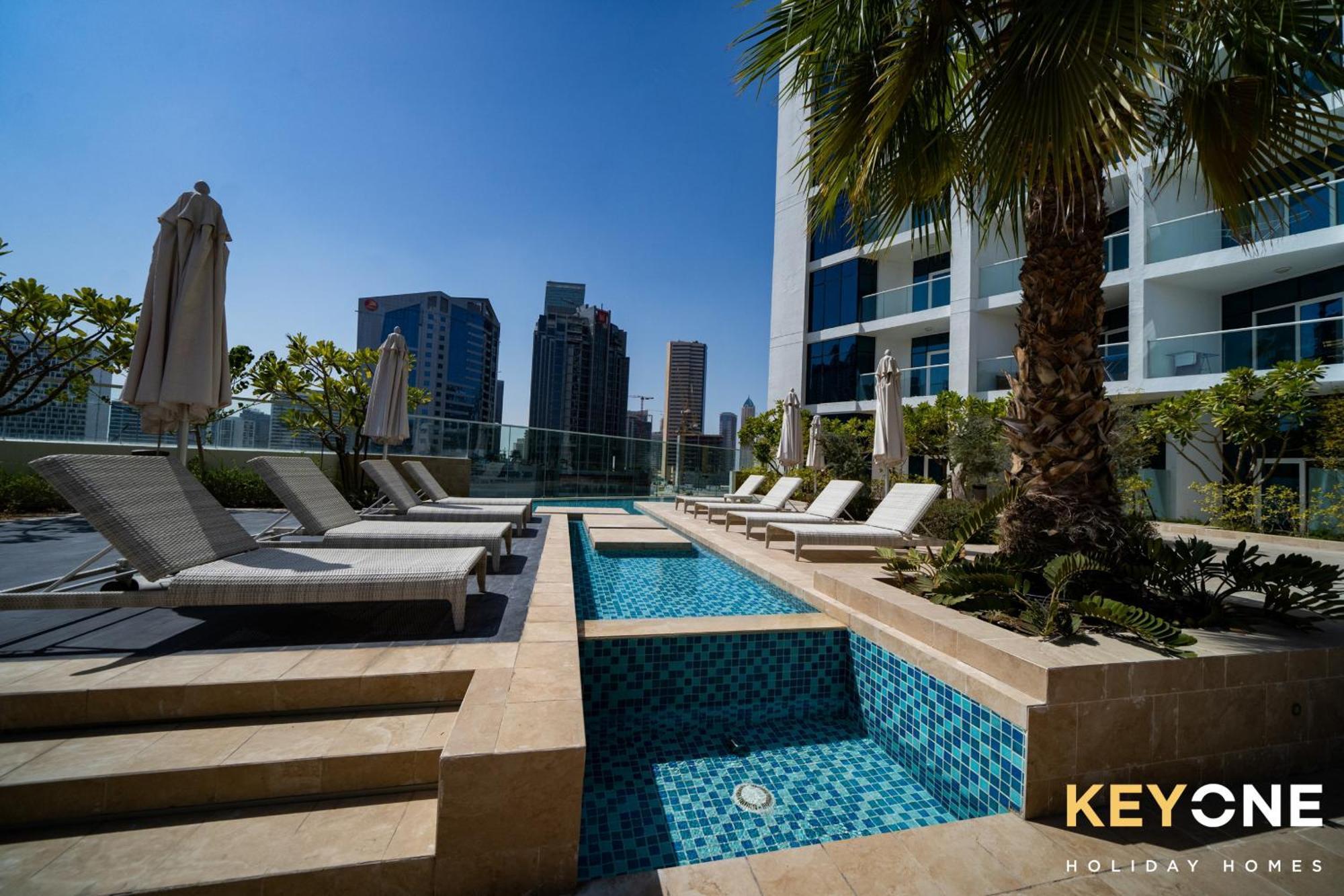 Sleek Studio In Prive With Stunning Canal View دبي المظهر الخارجي الصورة