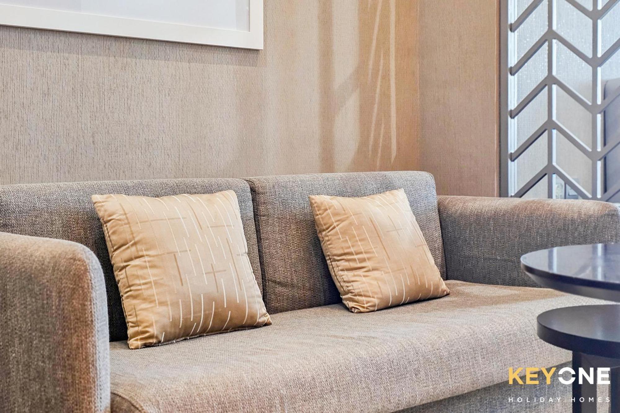 Sleek Studio In Prive With Stunning Canal View دبي المظهر الخارجي الصورة
