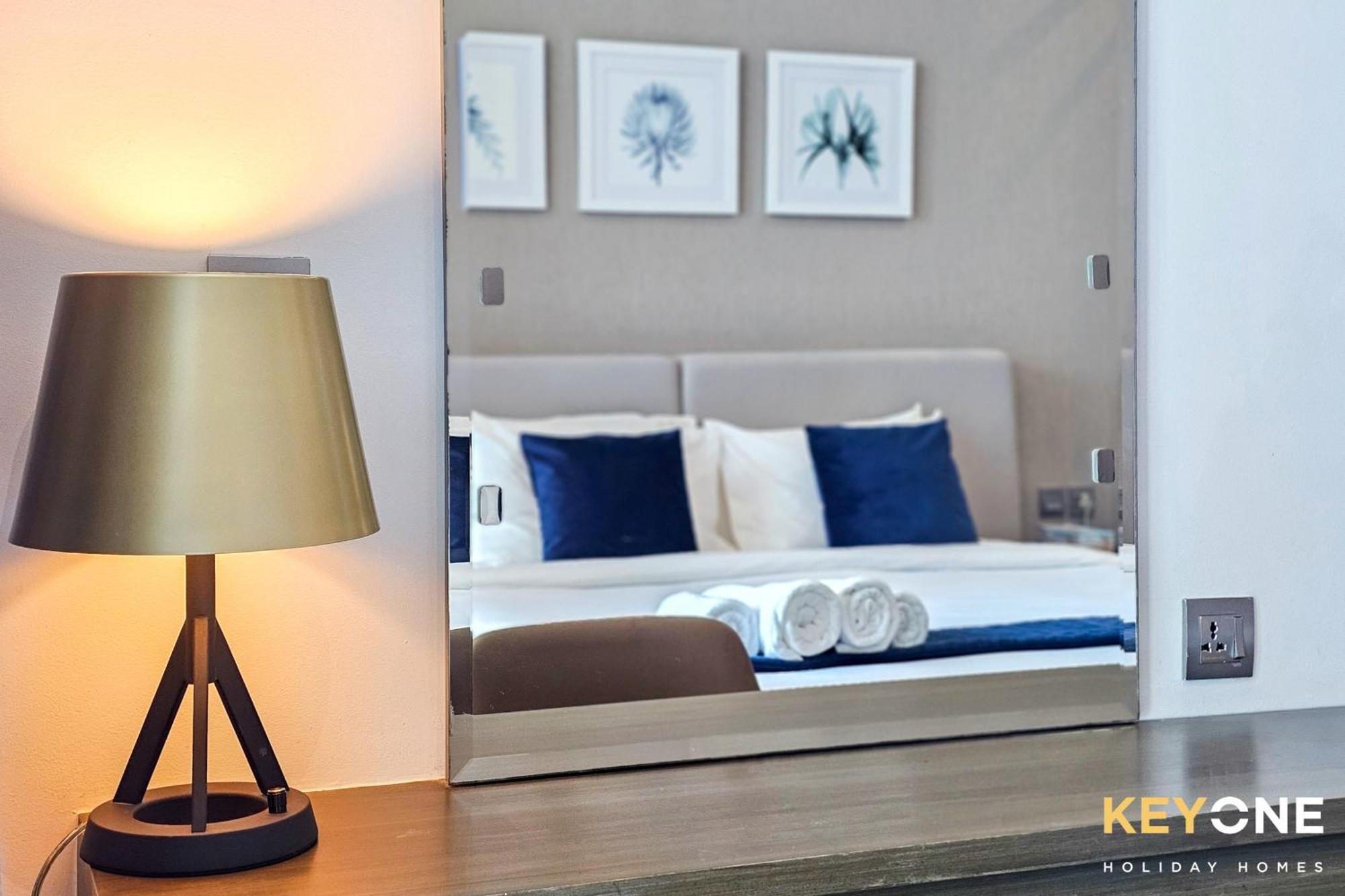 Sleek Studio In Prive With Stunning Canal View دبي المظهر الخارجي الصورة